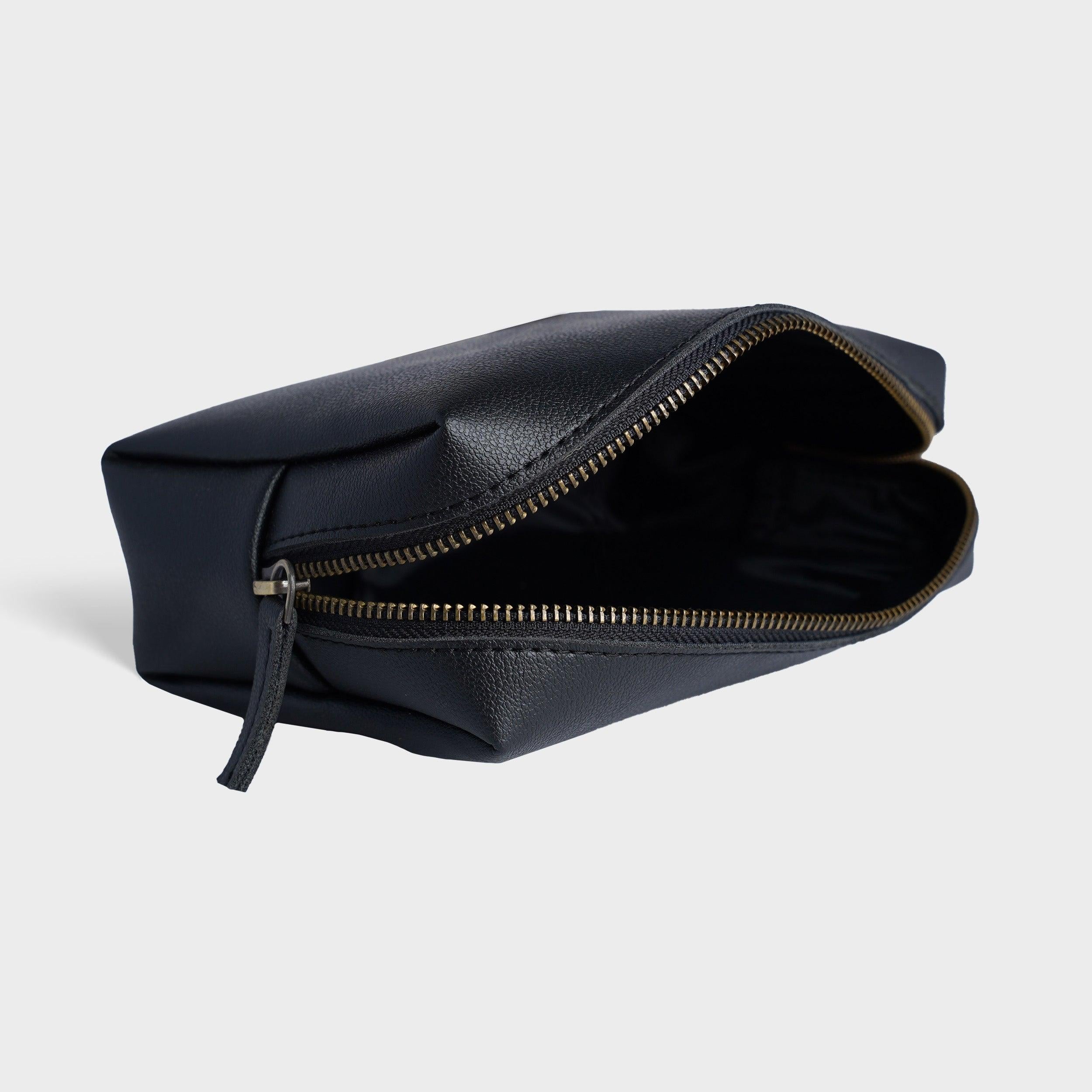 Mr & Mrs Personalised Travel Pouch - Travelsleek