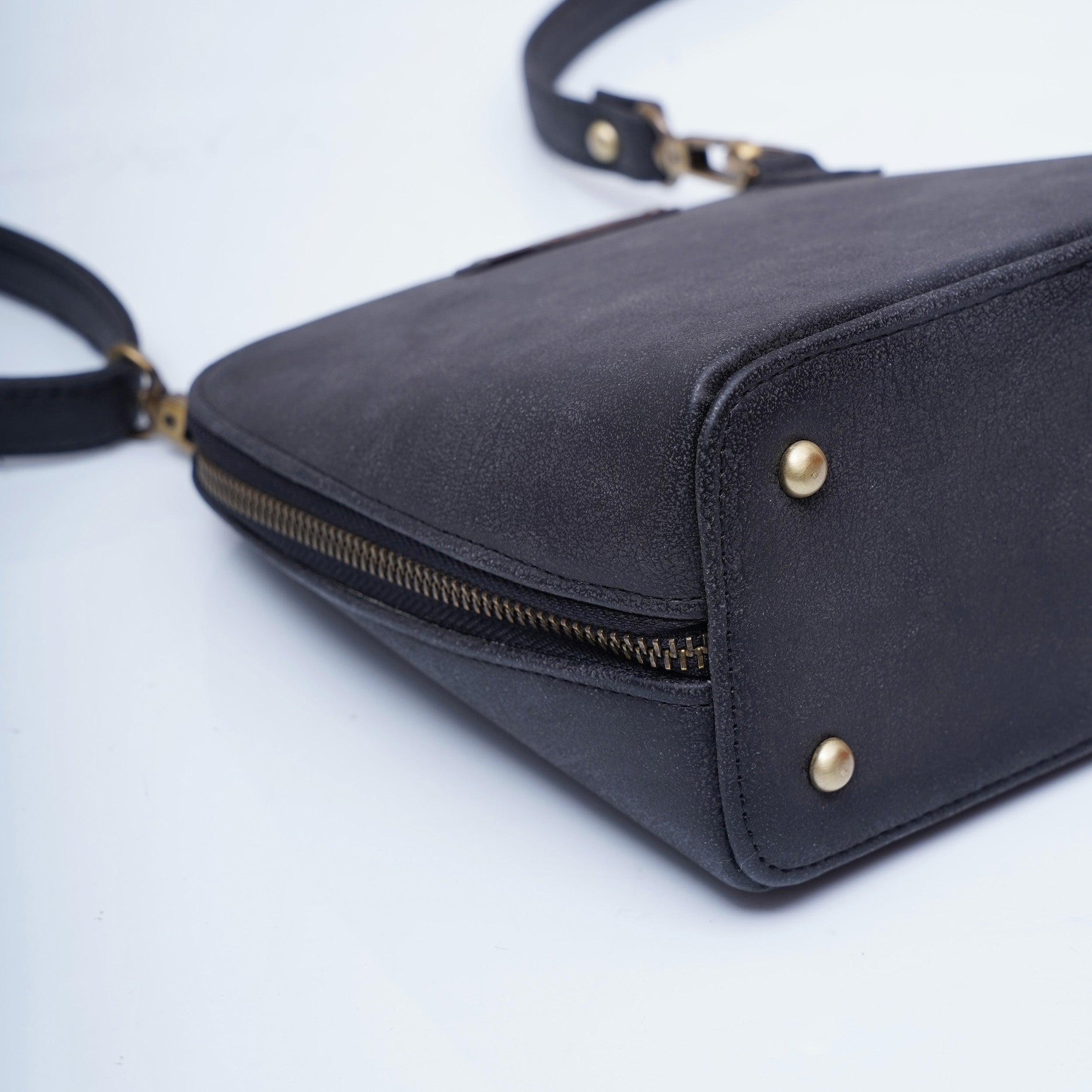 Personalised Trapeze Crossbody Sling - Black - Travelsleek