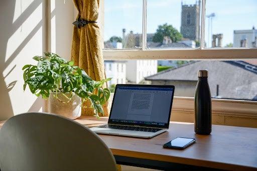 5 Steps to a Perfect Work-from-Home Desk Setup - Travelsleek