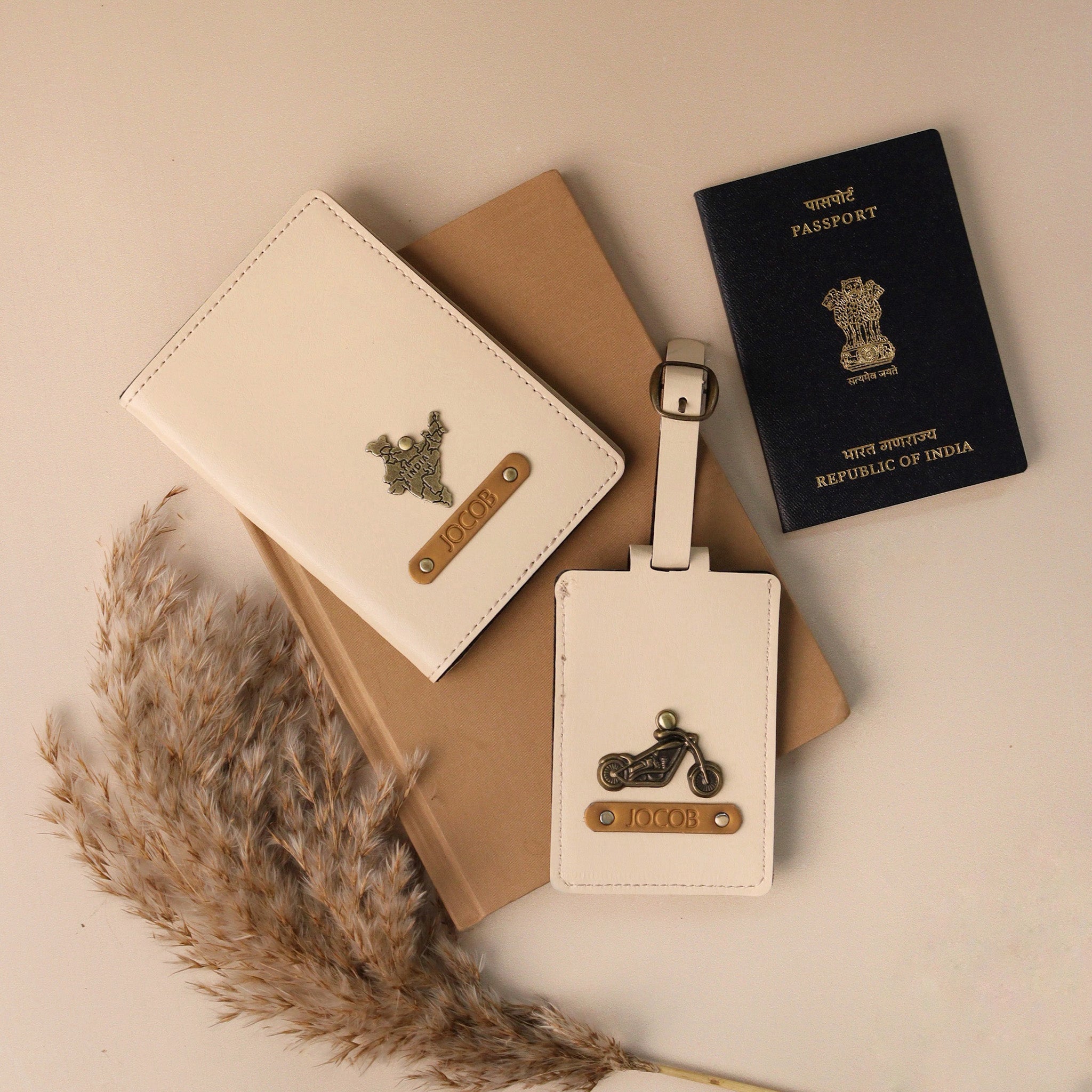 Fly Around - Passport Cover & Baggage Tag