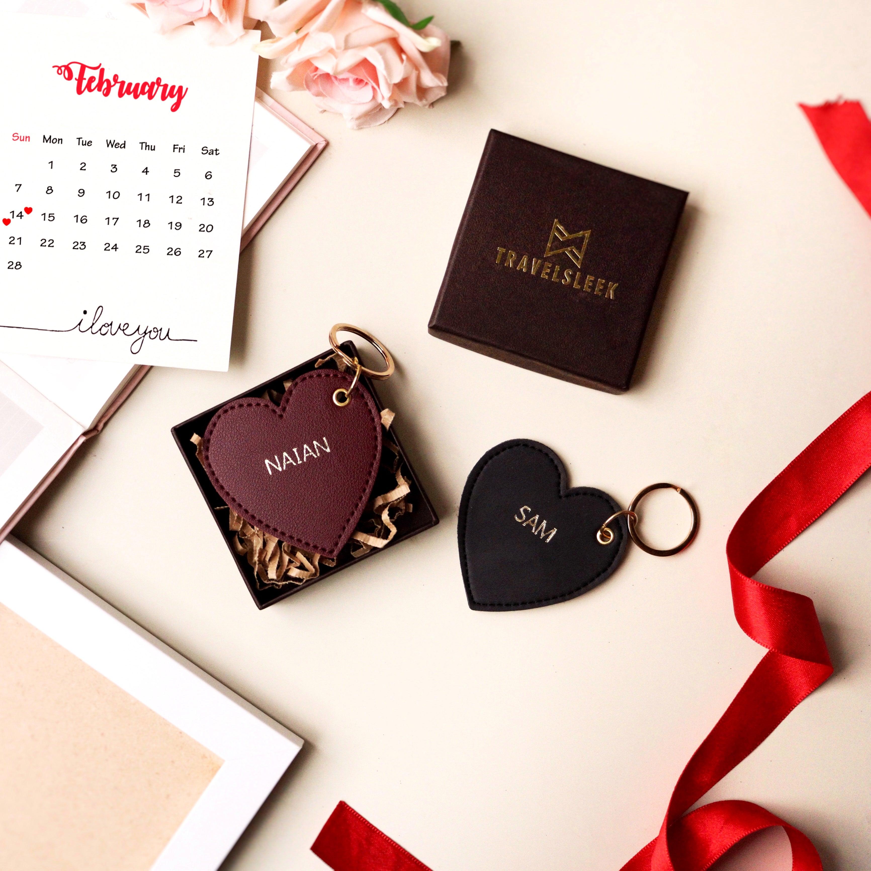 Send Round N Royal Personalised Keychain Gift Online, Rs.250 | FlowerAura